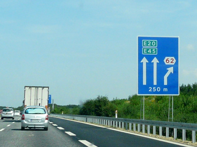 P1080404e20e45