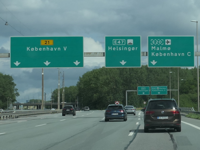 P1100455x21e47e20i