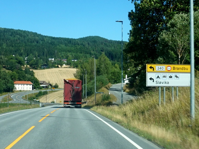 DSC01385x240