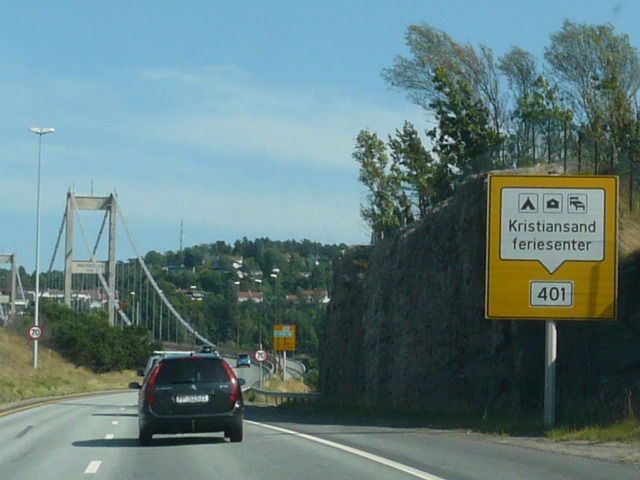 P1080493x401