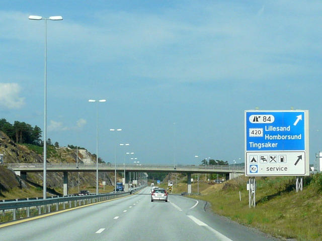 P1080509x420