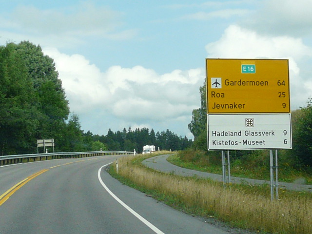 P1080680e16