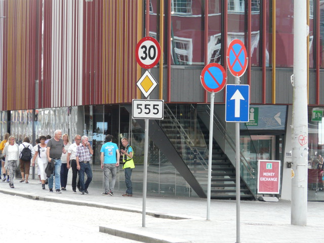 P1180327x555