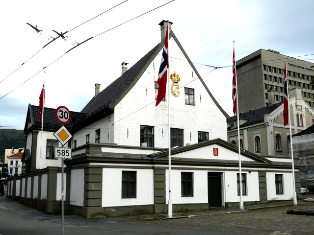 P1180329x585