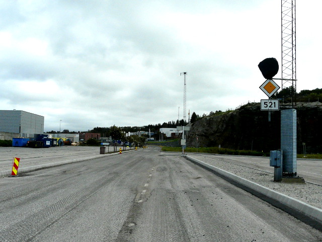 P1180430x521