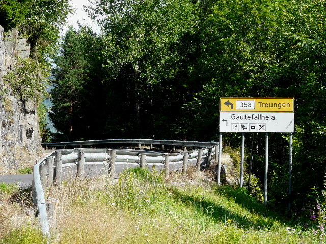 P1180609x358