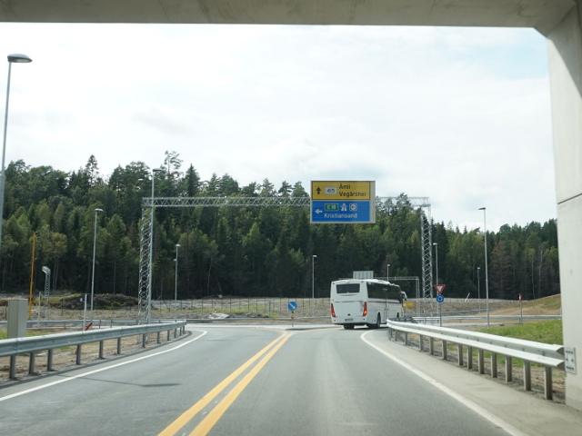 DSC04747x415