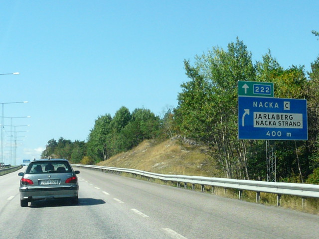 P1080977x222