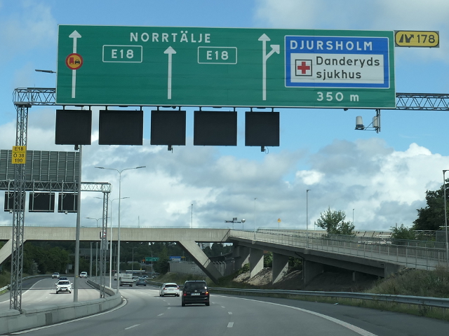 P1100522e18